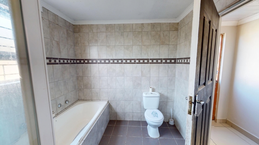 3 Bedroom Property for Sale in Bishop Lavis Western Cape